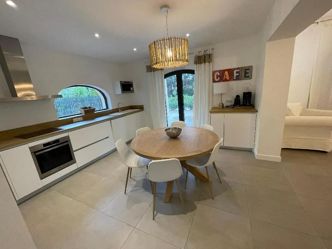 Grimaud Jardin Boreals 3 Bed Luxury Appt 0*,